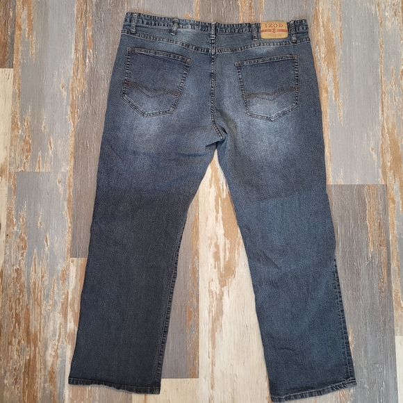 Men's IZOD Relaxed Fit Jeans Size 44 X 32 - Picture 2 of 5